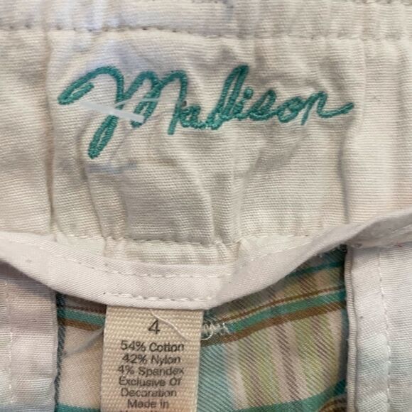 Madison Bermuda Long Shorts, Size 4 - Picture 3 of 3
